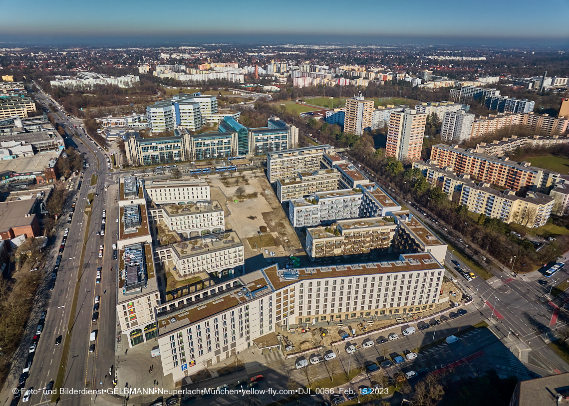 15.02.2023 - Perlach Plaza - Rentenversicherung - SHAERE - Allianz in Neuperlach